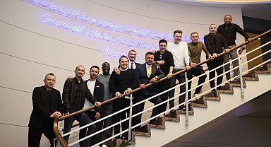 Fenerbahçe'nin efsane futbolcuları derbi öncesi bir araya geldi