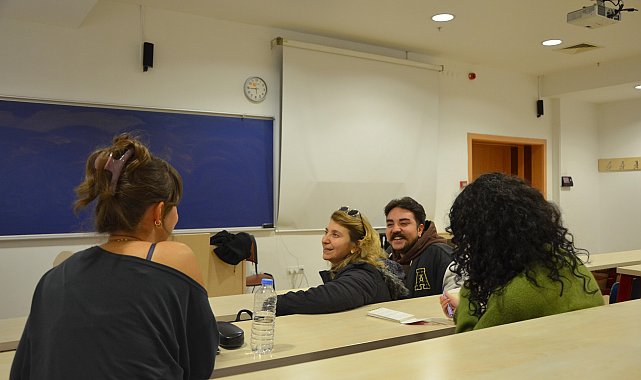 Gençlik hayalini gerçekleştirdi; 30 yıl sonra oğlu ile aynı üniversitede okuyor