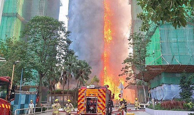 Hong Kong'da gökdelenlerde yangın: Can kaybı, çok sayıda mahsur kalan var
