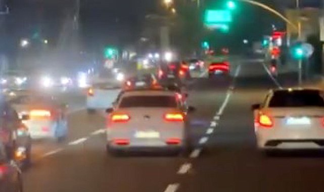İstanbul - Avcılar'da düğün konvoyundaki araçlar trafiği kesti