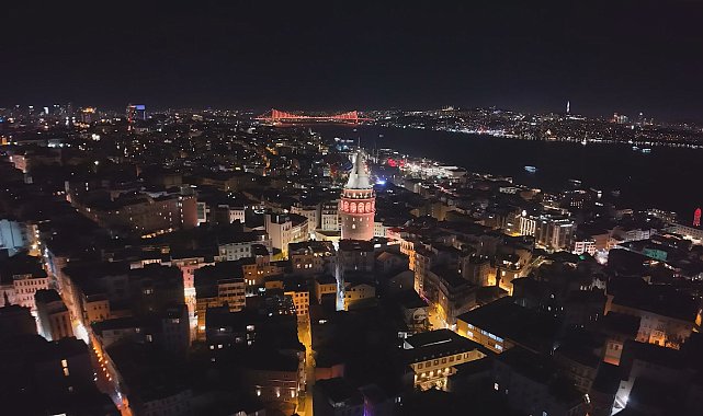 İstanbul - FSM Köprüsü ve Galata Kulesi 'Kadına Şiddetle Mücadele Günü' kapsamında turuncu renkle ışıklandırıldı
