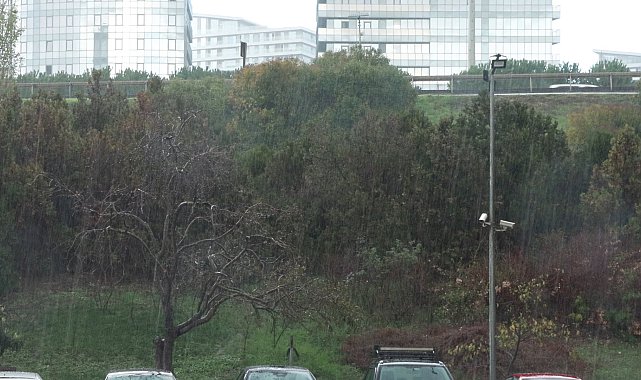 İstanbul- İstanbul'da dolu etkili oldu