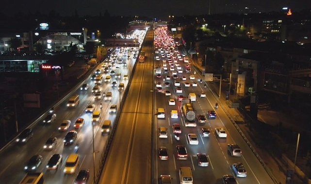 İstanbul - İstanbul'da trafik yoğunluğu yüzde 85'e ulaştı