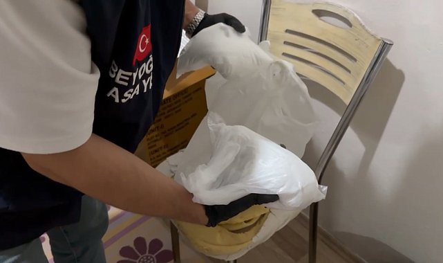 İstanbul - Kağıthane'de uyuşturucu operasyonu: Eşi uyuşturucu satışından tutuklanan kadın aynı suçtan tutuklandı