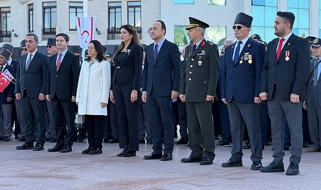 İstanbul - KKTC'nin kuruluşunun 42'nci yılında Taksim'de tören düzenlendi