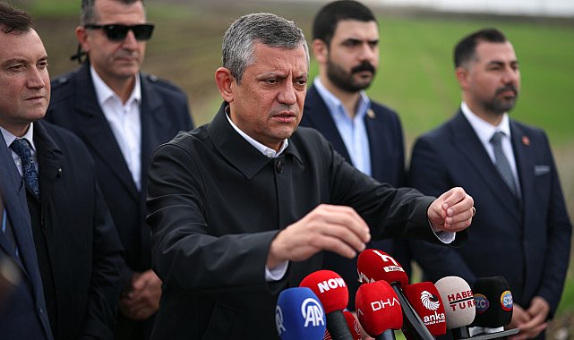 İstanbul- Özgür Özel: Bir süreç yürüyecek, bu sürecin içinde derenin derinliğini MHP'ye ölçtürecek-1