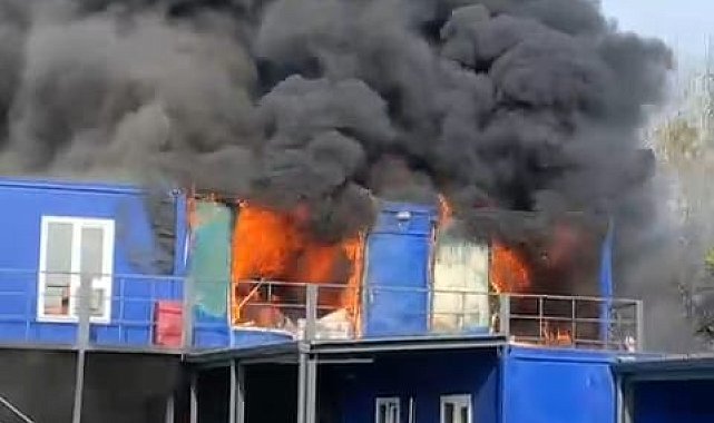 İstanbul- Üniversite kampüsündeki konteynerlerde çıkan yangın söndürüldü