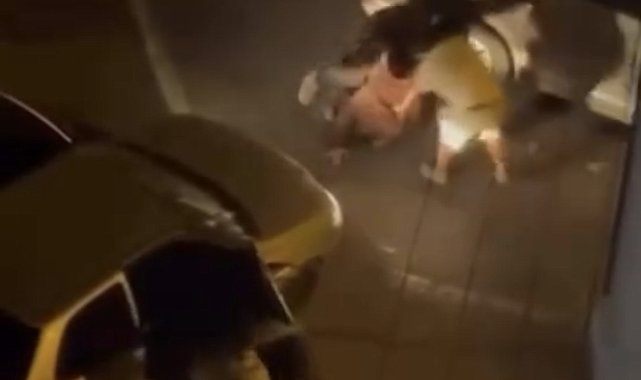 İstanbul - Üsküdar'da yol verme tartışmasında çarptığı otomobilin sürücüsü tarafından darbedildi