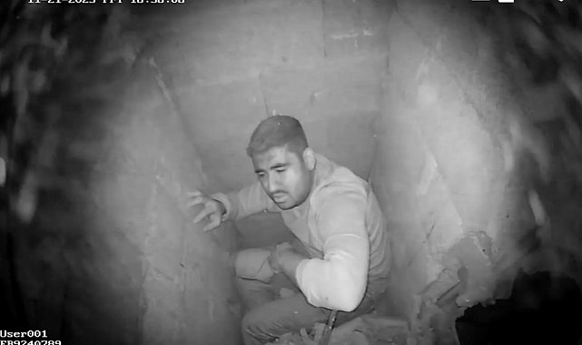 Kablo çekerken düştüğü havalandırma boşluğundan, duvar kırılarak kurtarıldı