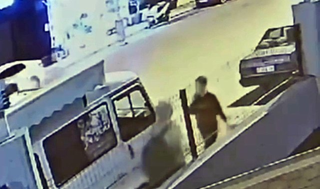 Kaldırımda yürüyen kadını darbedip, kesici aletle yaraldı