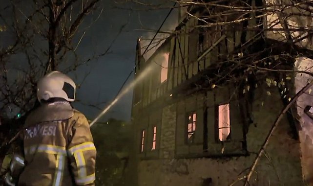 Karabük'te 3 katlı tarihi konakta yangın