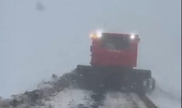 Karlıova'da kar yağışı