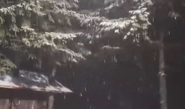 Kartepe'ye mevsimin ilk karı yağdı