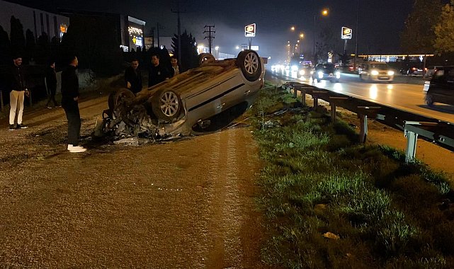 Kontrolden çıkan otomobil, ters döndü: 2 yaralı