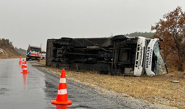 Konya'da okul servisi devrildi; 28'i öğrenci 29 yaralı
