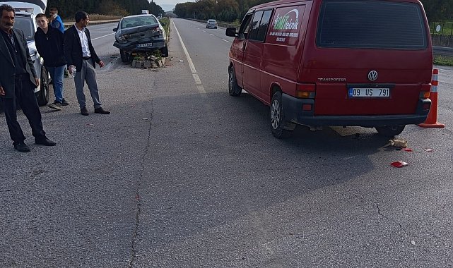 Otomobil ile minibüs çarpıştı; 2 yaralı