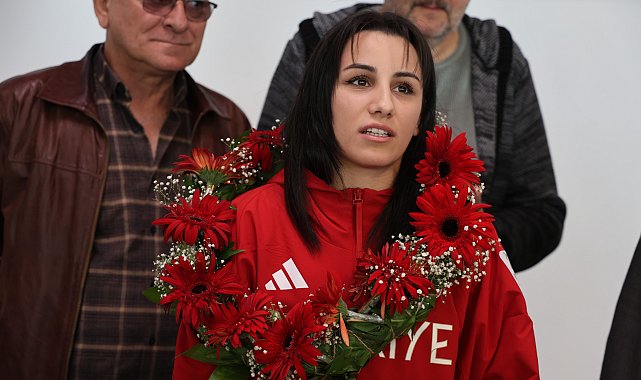 Riyad'da bronz madalya kazanan milli sporcu Berna Tut törenle karşılandı