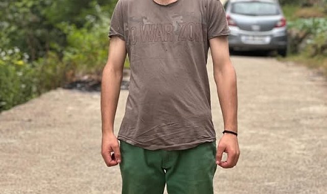 Rize'de yolun karşısına geçerken otomobilin çarptığı yaya öldü