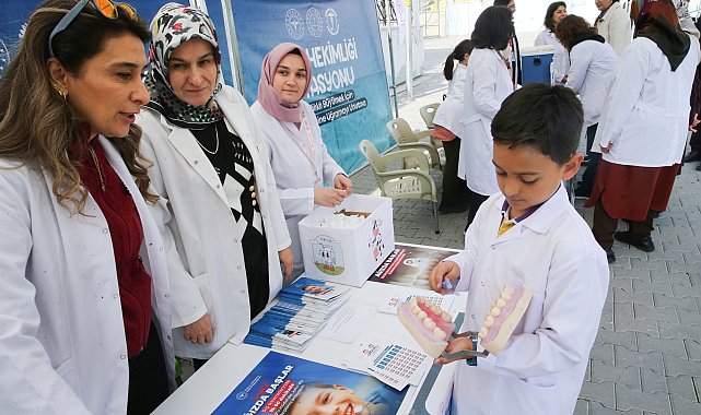 Sağlık personeli ile sahaya inen ilkokul öğrencileri, 'Sağlık Elçisi' oldu