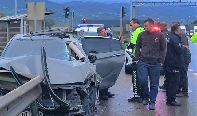 Samsun'da iki otomobil çarpıştı; 3 yaralı