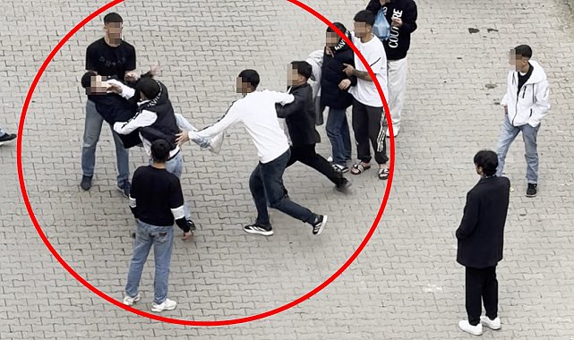 Siirt'te iki grup arasında çıkan tekmeli ve yumruklu kavgada kamerada: 3 yaralı