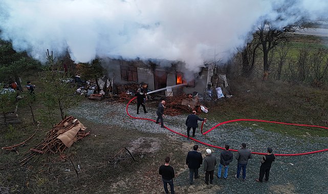 Sobaya su yerine benzin dökünce çıkan yangında yaralandı