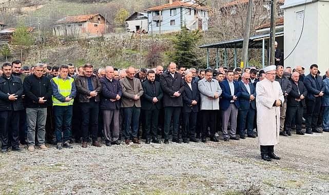 Taşınan 200 kabir için gıyabi cenaze namazı