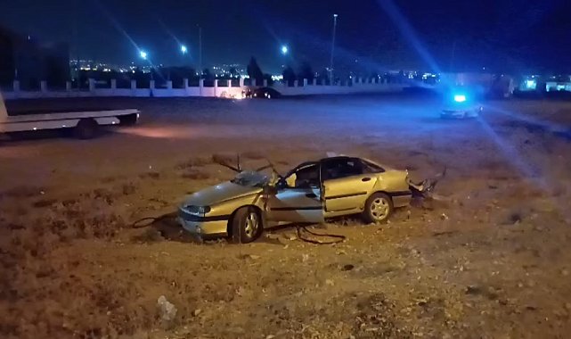 TIR'a arkadan çarpan otomobildeki 2 çocuk öldü, sürücü ağır yaralandı