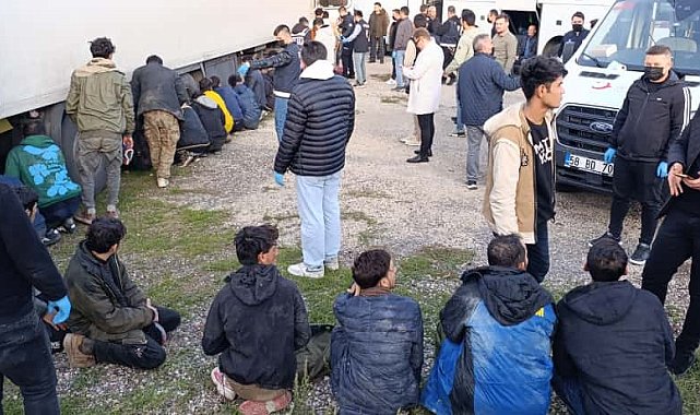 TIR'ın dorsesinde 28 düzensiz göçmen yakalandı