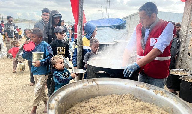 Türk Kızılay'ın İyilik Gemisi yardımları Gazze'de