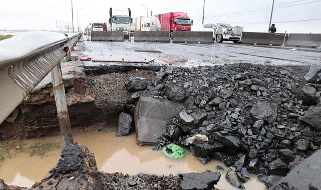 Vietnam'da sel nedeniyle hayatını kaybedenlerin sayısı 90'a yükseldi
