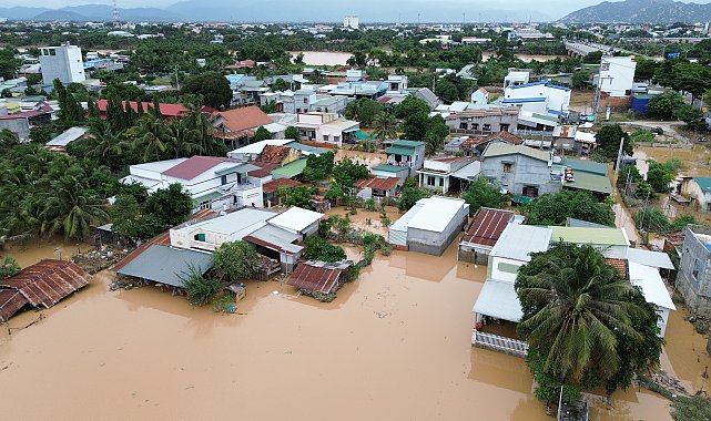 Vietnam'da sel nedeniyle hayatını kaybedenlerin sayısı 91'e yükseldi
