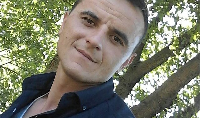 Yere düşen yaya, servis minibüsünün altında kalarak öldü; kaza anı kemarada