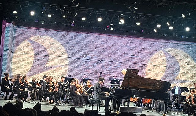 'March of Love-Aşkın Yürüyüşü' etkinliği New York'ta sanatseverlerle buluştu