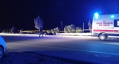 Adana'da motosiklet refüje çarptı; 1 ölü, 1 yaralı