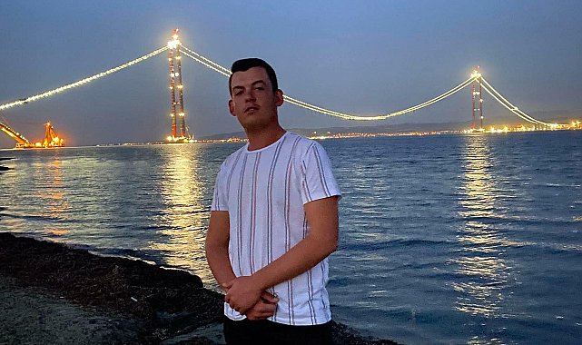 Ağaca çarpan otomobilin sürücüsü öldü