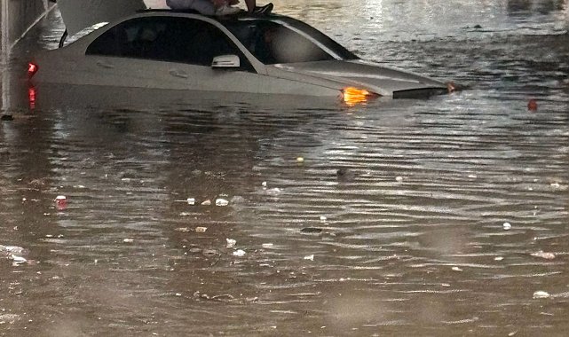 Antalya ve ilçelerinde sağanak etkili oldu