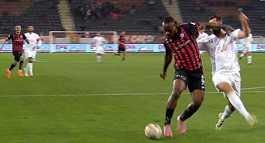 Arca Çorum FK. - Atko Grup Pendikspor: 2 - 0