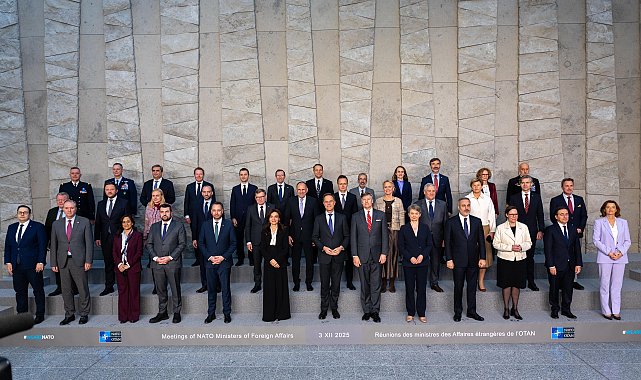 Bakan Fidan, NATO Dışişleri Bakanları Toplantısı'nda aile fotoğrafı çekimine katıldı