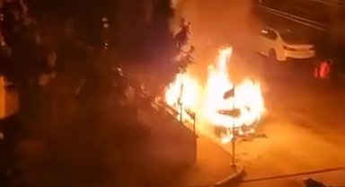 Bursa'da seyir halinde yanan otomobil alev topuna döndü