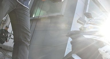 Çocuklarının boğazına bıçak dayayan babaya tahliye