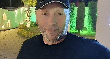 Devrilen traktörün altında kalan sürücü öldü