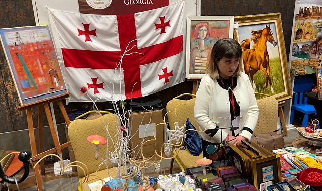Dışişleri Mensupları Eşleri Dayanışma Derneği'nden Ankara'da kermes
