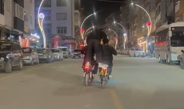 Elektrikli bisikletlerle tehlikeli yolculuk