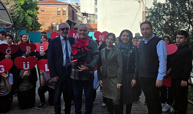 Emekliye ayrılan 38 yıllık öğretmene duygusal veda