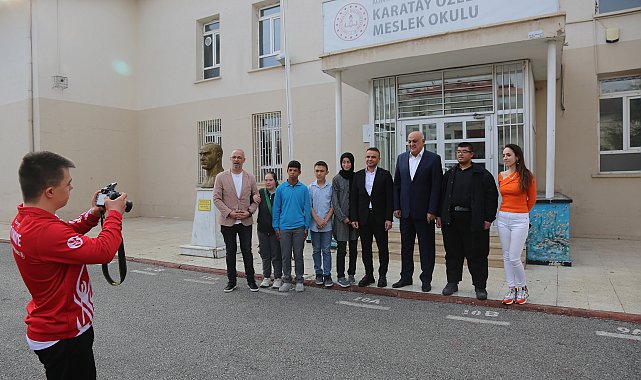Erkoyuncu, özel eğitim öğrencileriyle buluştu