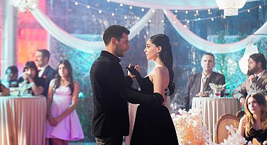 Güller ve Günahlar'da romantik dans