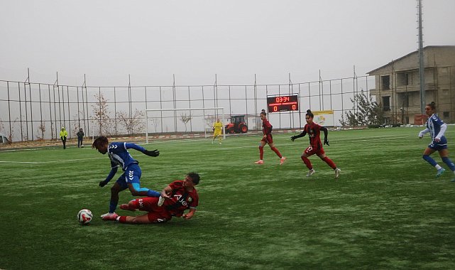 Hakkarigücü kadın takımı, Yüksekova Spor'a 1-0 mağlup oldu