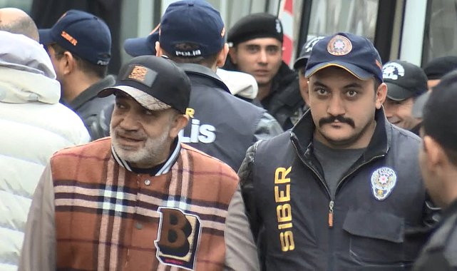 İstanbul - 'Bahis' ve 'Şike' operasyonunda gözaltına alınanlar adliyeye sevk edildi - 2 Ek görüntüyle