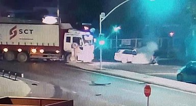 İstanbul - Avcılar'da kamyonun çarpıp sürüklediği otomobil alev aldı; 1 ölü, 1 yaralı